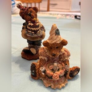 Boyd’s Bear Birthday figurines with Cakes